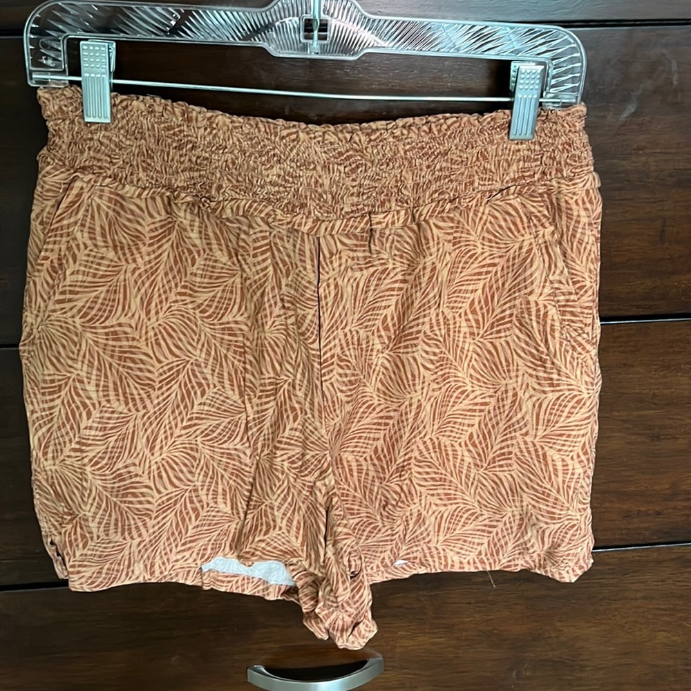 Never worn, Women’s high rise shorts.
